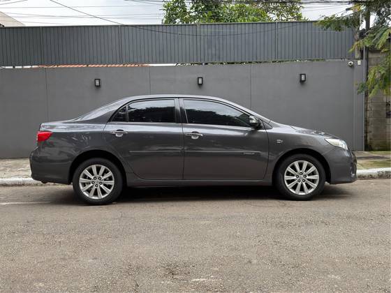 TOYOTA COROLLA 2.0 ALTIS 16V FLEX 4P AUTOMÁTICO TOYOTA COROLLA 2.0 ALTIS 16V FLEX 4P AUTOMÁTICO